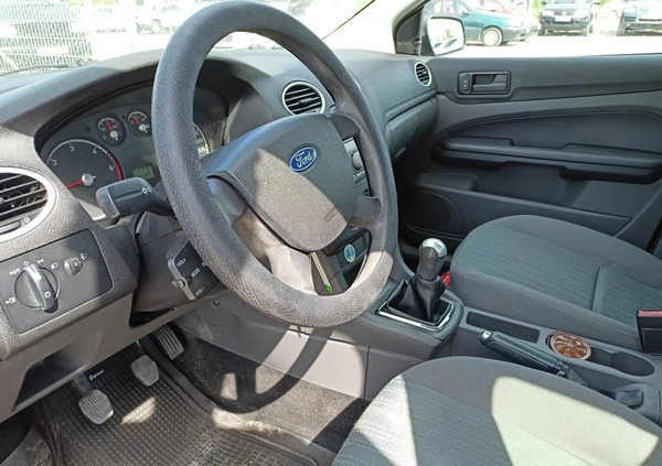 Ford Focus cena 4900 przebieg: 275000, rok produkcji 2006 z Warszawa małe 79